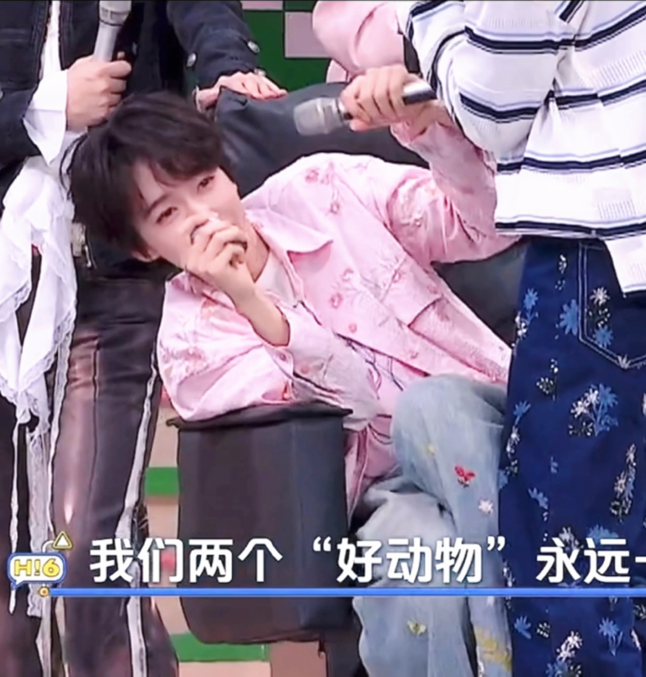 贺儿你知道你身为老板还被没入门的下属吓成如此美娇娘的样会让人更加想秦犯你吗