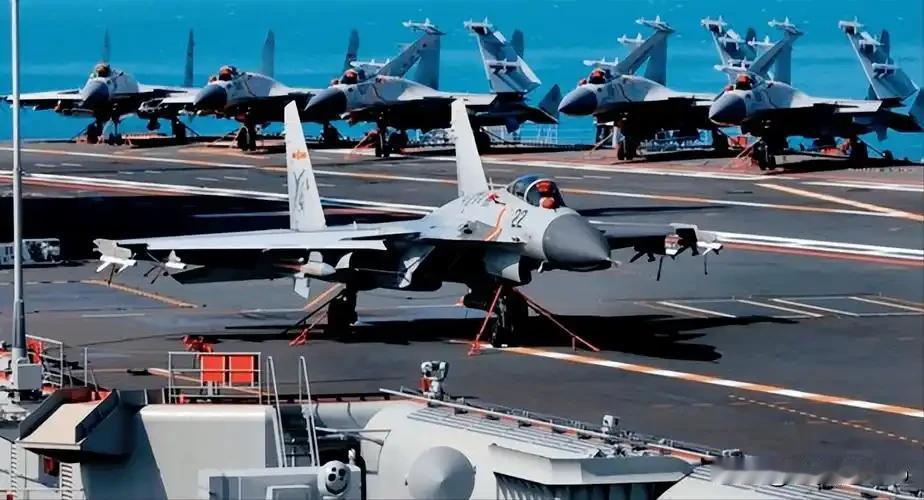 美媒断言中日空战中方碾压！歼15B+歼15D组合拳太狠了
 
12月6日，中日战