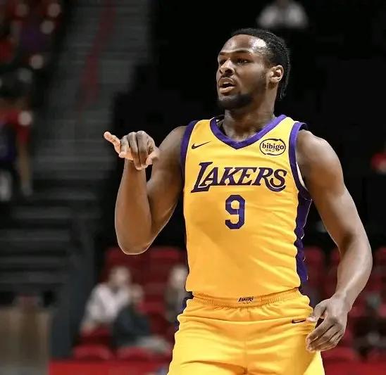 布朗尼渐入佳境！湖人以93-89战胜骑士，布朗尼全场10中5，三分3中1，得到1