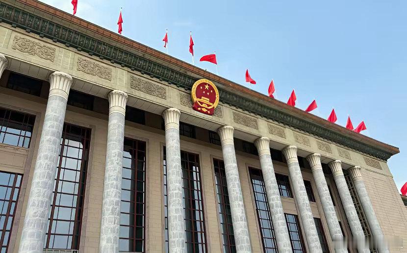 礼炮响了，静默还在继续，东京的电话打不通。2026年5月14号上午，北京天安门广