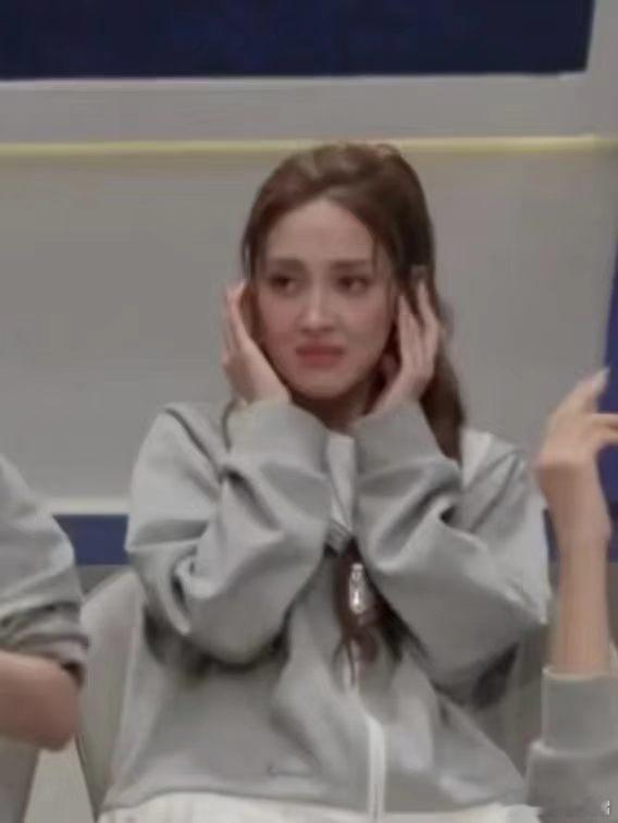 浪姐小考各有各的难听 停停停知道浪姐小考不修音了，各有各的难听，集体跑调就算了，