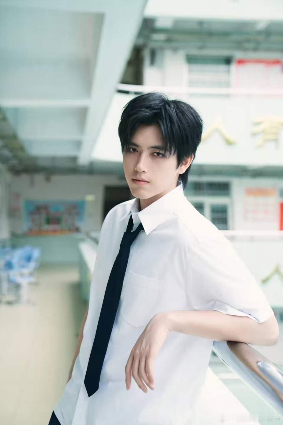 见春天导演写给陈飞宇的信一封手写信彰显业内好评！陈飞宇待人得体怀揣思考，以真诚与