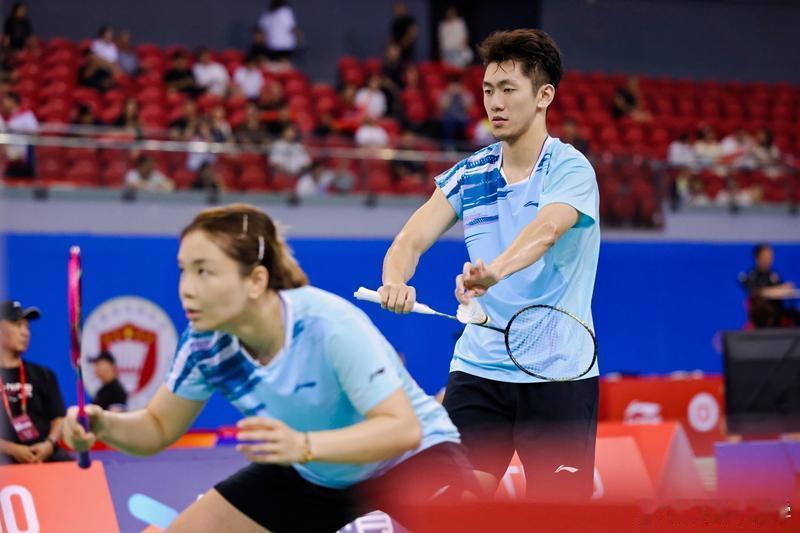 全运会羽毛球资格赛，广东队程星/陈清晨以2-0战胜湖北队陈治国/钱构鸿，拿到最后