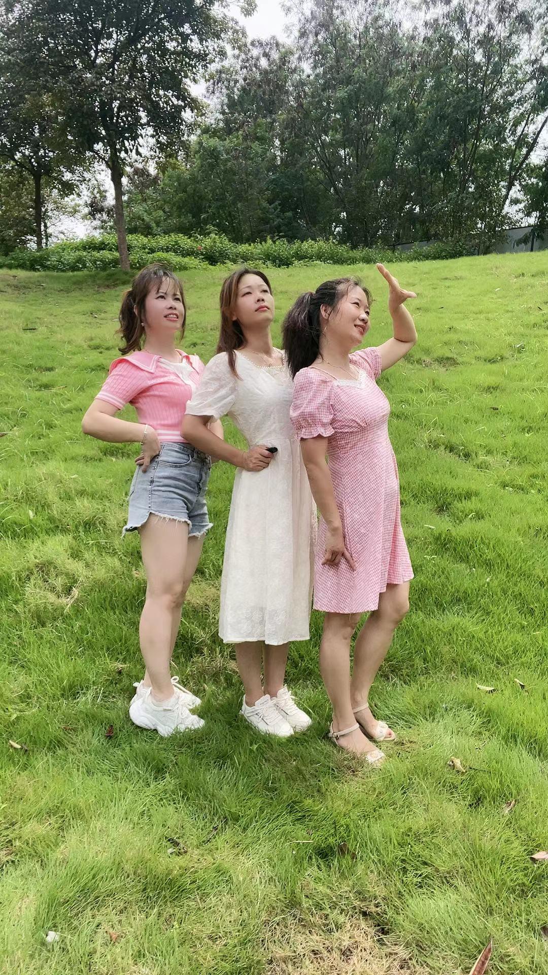 三个女人一台戏 姊妹花 陪你们疯陪你们闹陪你们一起笑