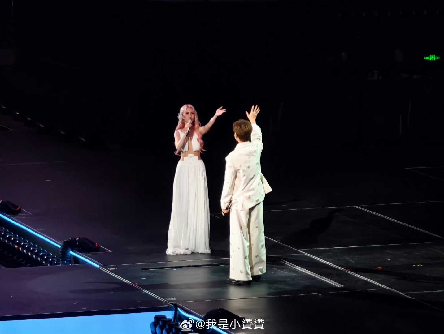 杨丞琳汪苏泷同台合唱汪苏泷当了杨丞琳演唱会嘉宾 哇啊啊啊啊啊杨丞琳演唱会嘉宾是汪