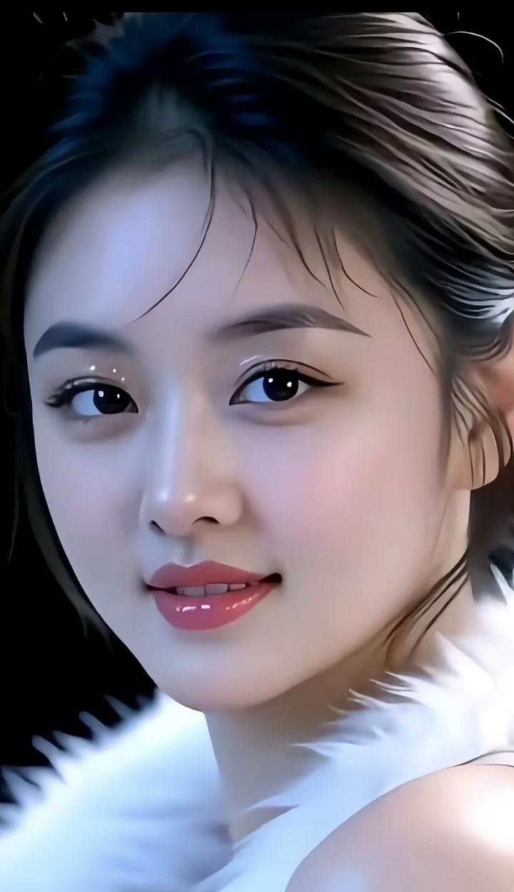 梦幻般的少女，微笑如春风拂面。单身美少女的阳光生活是怎样的呢? 温柔甜美少女 海