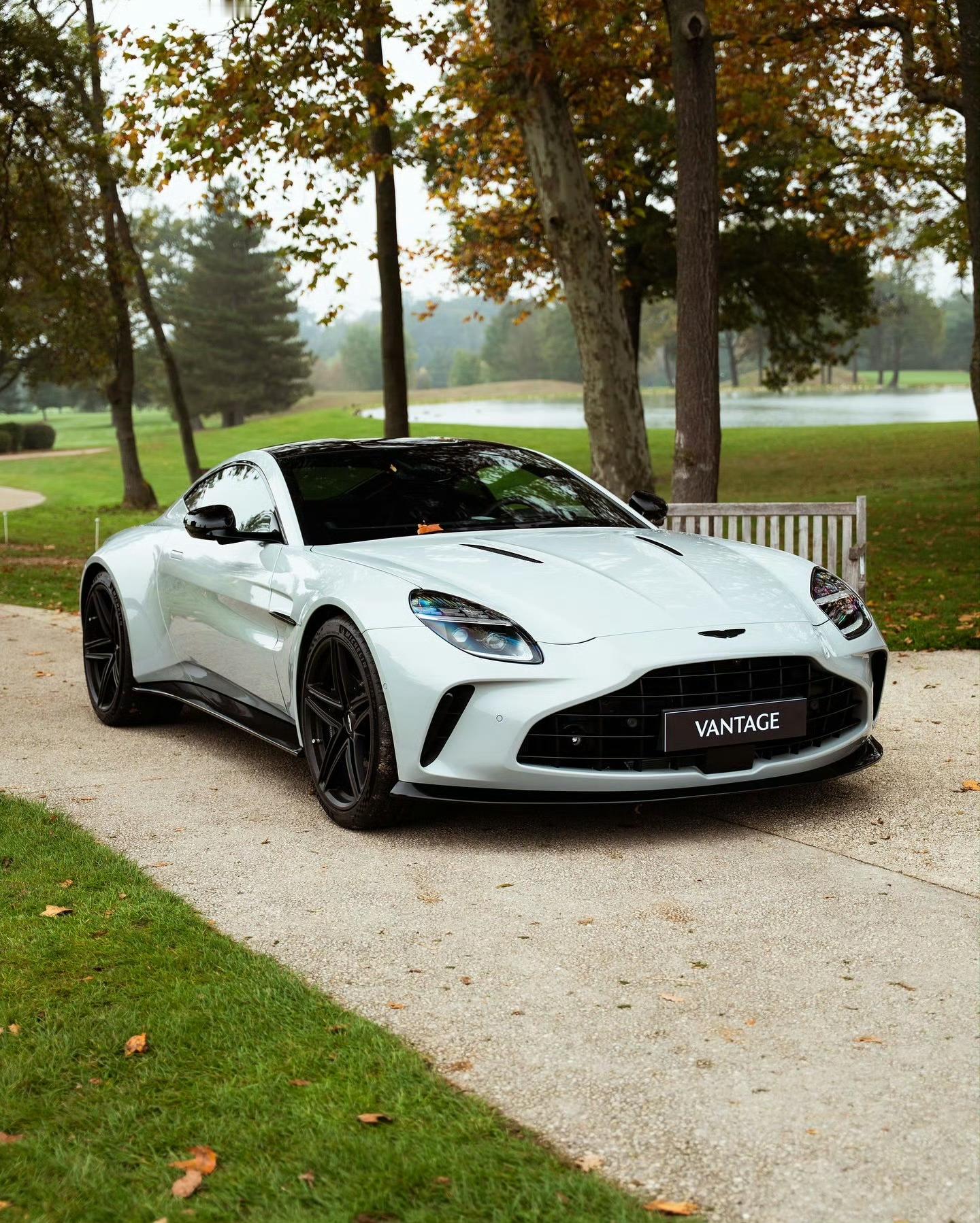 阿斯顿马丁 Vantage ​​​