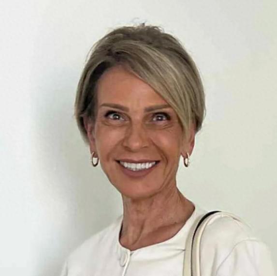 【登机时已无生气？英老妇航班上死亡 乘客怒批航司失职】西班牙马拉加飞往英国伦敦盖