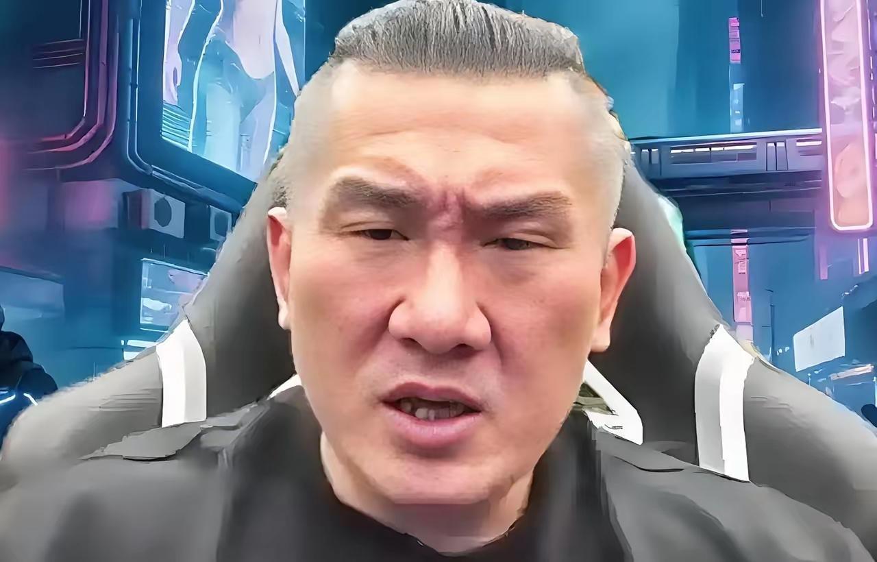 说句实话，第一次看馆长的节目时，对他的印象就不太好；因为他几乎三句话夹一句“三字