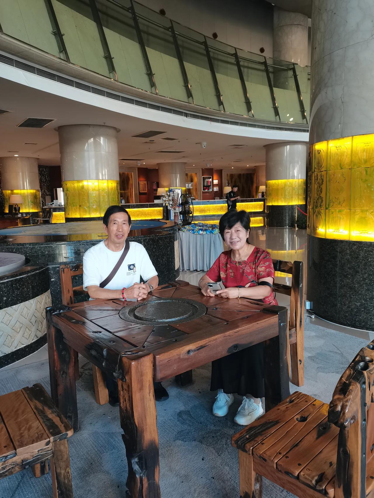特别的爱给特别的你～八一建军节一家人新疆旅游
昨天八一建军99周年纪念日，为了庆