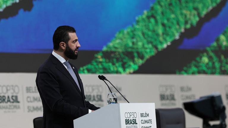 叙利亚总统艾哈迈德·沙拉淡化了他过去与恐怖组织基地组织的联系，并与9/11袭击事