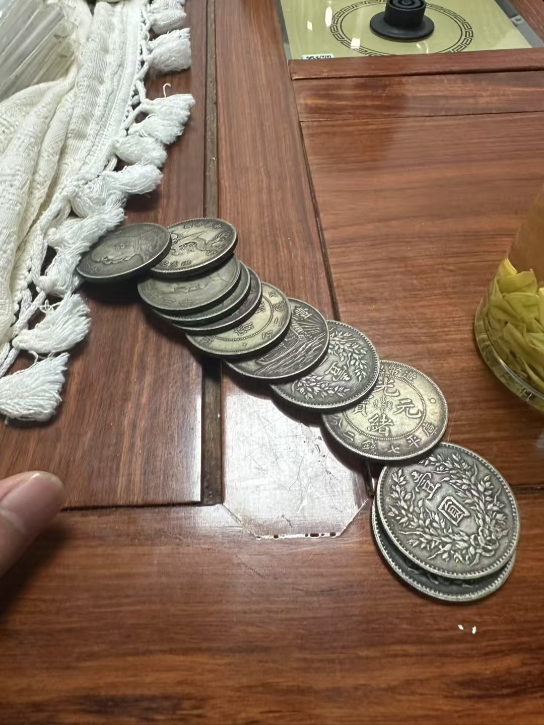 收拾房子翻出来的，谁能看看这玩意值钱不[哆啦A梦微笑] ​​​