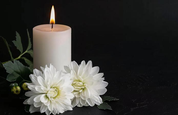 重庆父女买寿衣：3件与7件的差距 藏着最戳心的不舍
12月15日 重庆。杨女士父