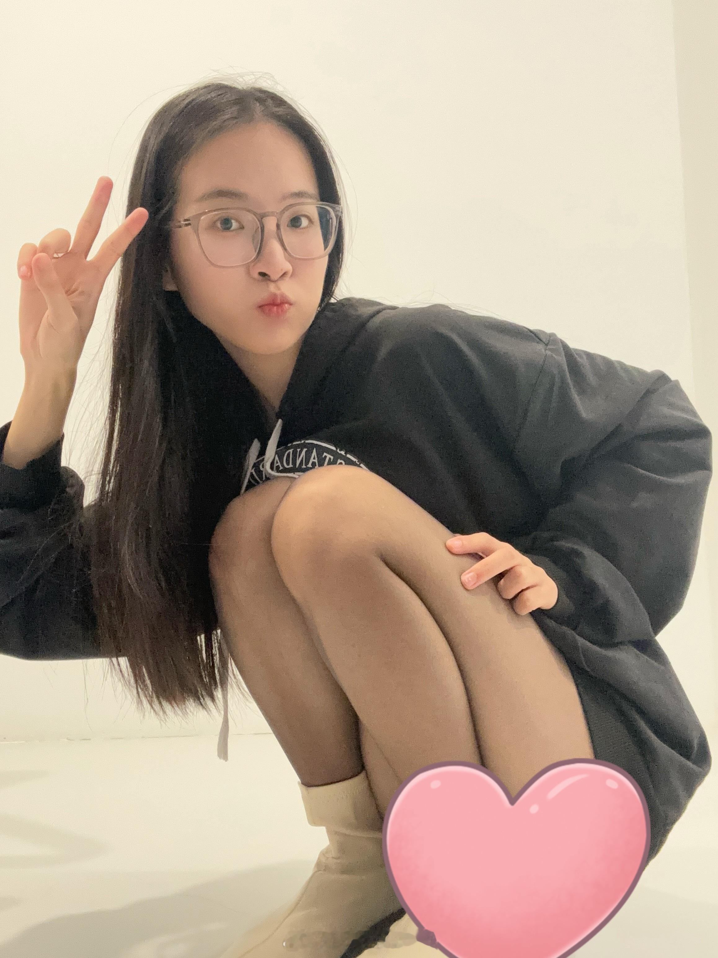 开心的一天也变得不开心了我的丝袜😭 