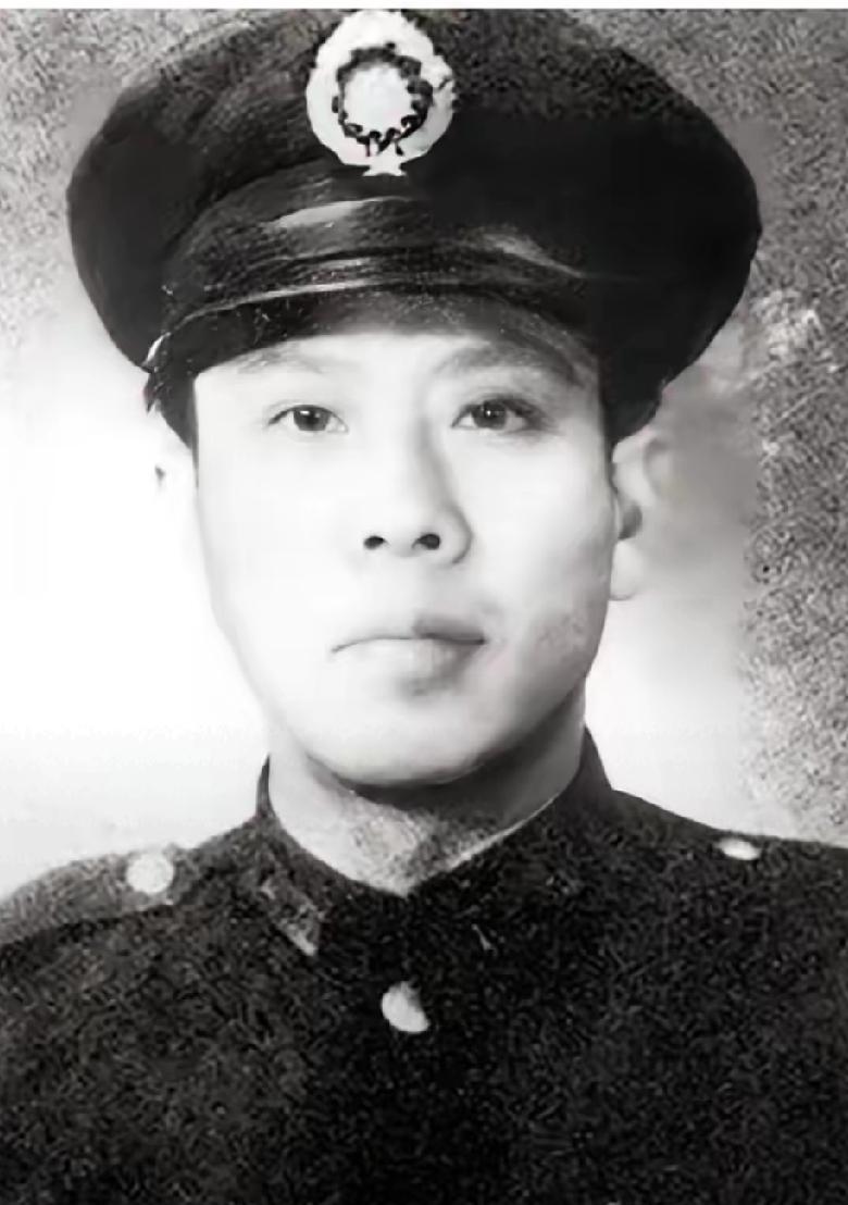 毛主席开国前夜偶遇他！
戴手铐走完长征的硬汉，
一句话让领袖动容

你是否好奇，