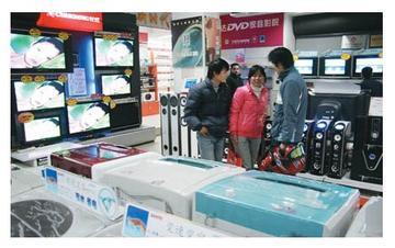 走访市场发现，某一个小型的村级市场，只有一家家电实体店，生意却比一些大型乡镇的生