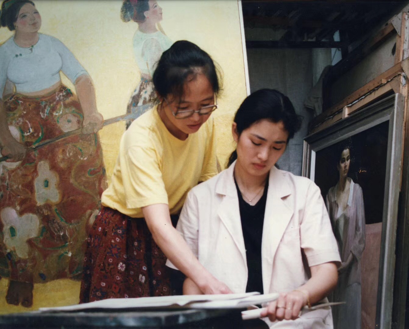 90年代初，为了拍摄电影《画魂》，演好传奇女画家潘玉良，巩俐曾经深入上海油画雕塑