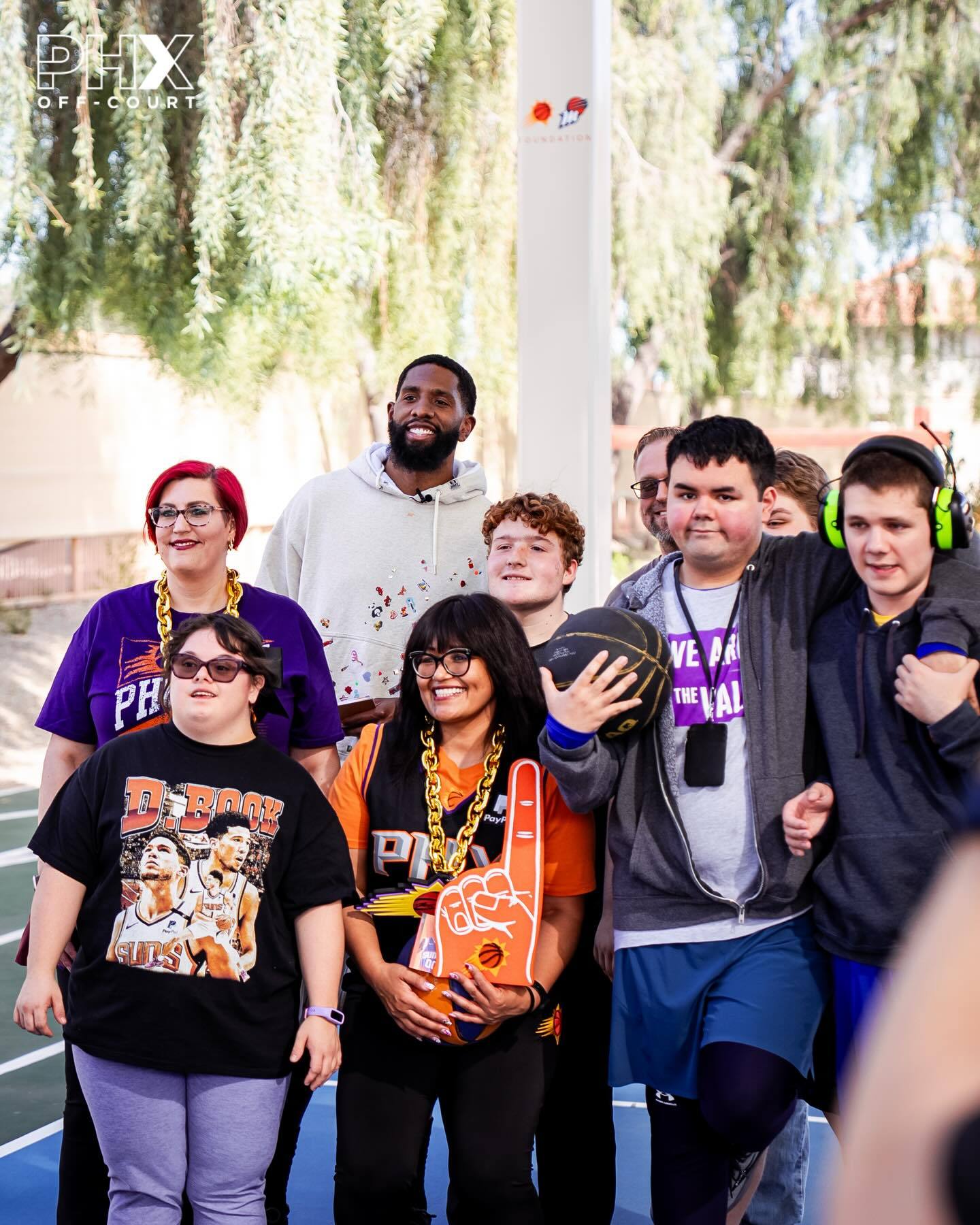 奥尼尔为当地校区捐赠2万美元，支持师生发展 ❤️菲尼克斯太阳 ｜旭日东升