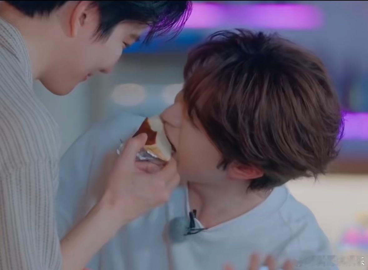 Mike尹浩宇复刻浪漫满屋 救命！Mike尹浩宇的《浪漫满屋》复刻名场面，没有浪