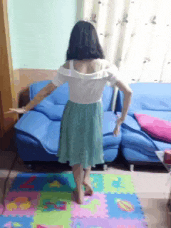 跳舞前是女神，跳舞后是女神经 