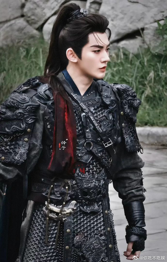 同款战甲妆造到底谁更胜一筹呢？ 