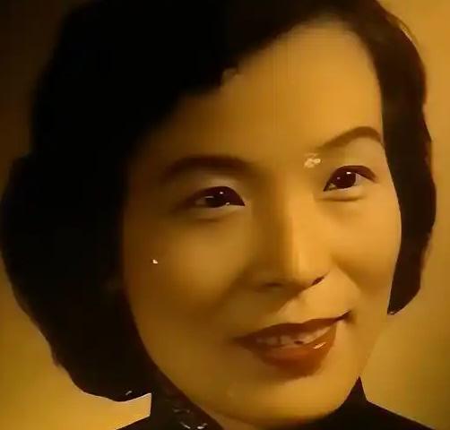 她是戴笠孙女，被批斗劳改受尽凌辱，四十年后收到台湾来信，才懂母亲当年为何只带走三