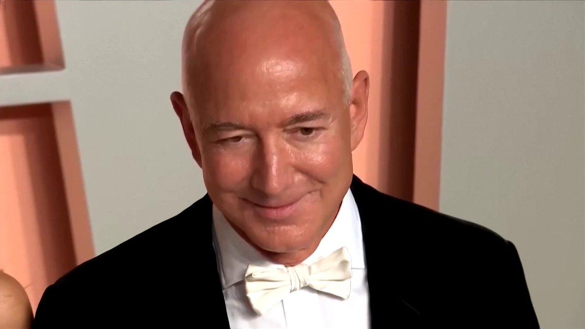 [To learn English]
Blue Origin sent two 