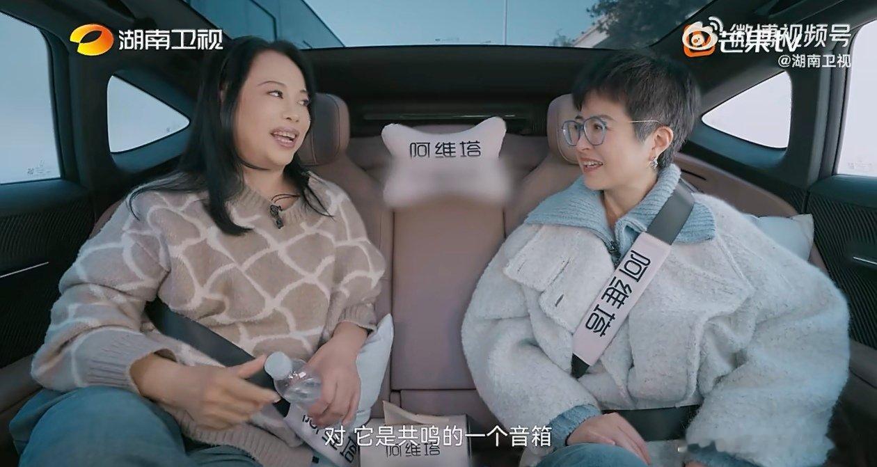 黄绮珊说龅牙是天生唱歌的料湖南卫视背后 旁人眼中的龅牙不足，在黄绮珊这儿成了天生