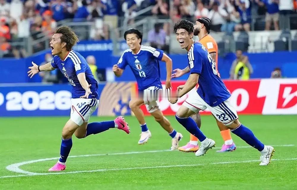 日本队2-2战平荷兰队的世界杯小组赛中，替补登场的小川航基头球攻门造成对手球门失