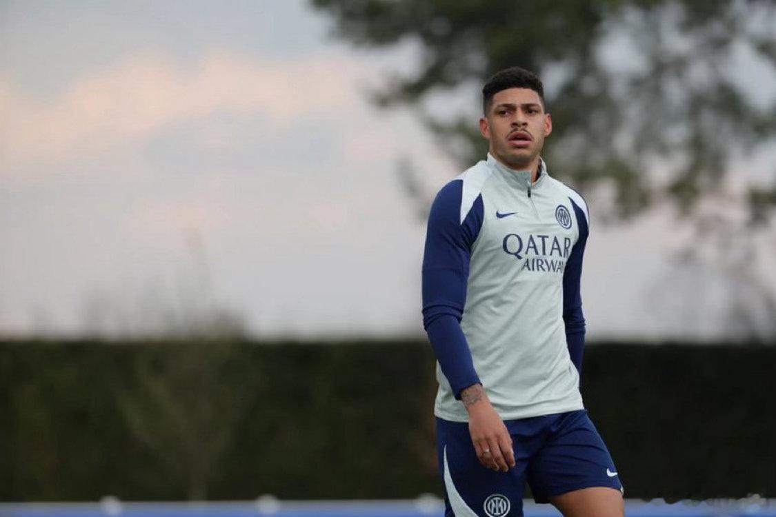 官方：路易斯·恩里克右大腿股内收肌不适 他的情况将在未来几天内重新评估国际米兰晋