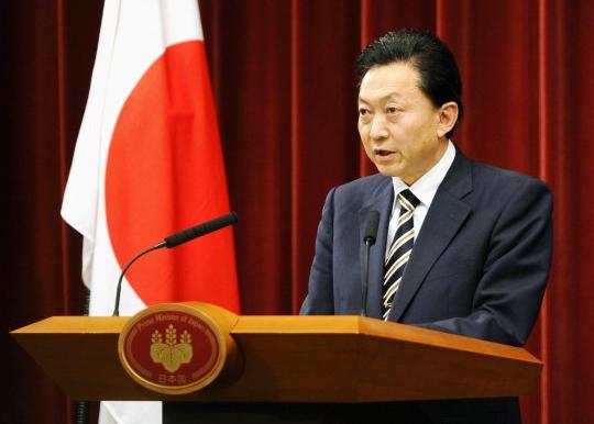 日本前首相鸠山由纪夫彻底怒了！痛批高市早苗！中国当年免赔款显大国胸怀，这白眼狼怎