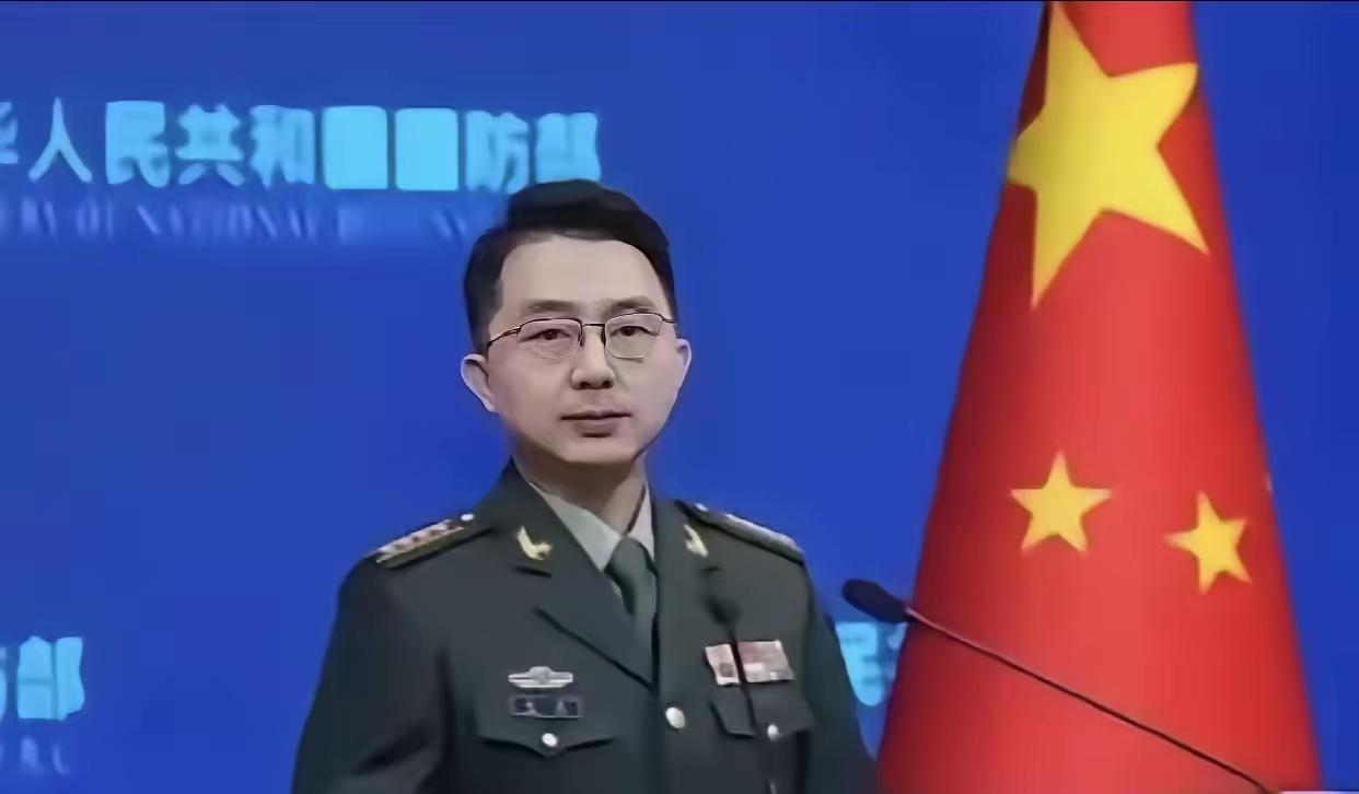 亮剑台海  寸土不让
6月13日，台海直接上演“硬碰硬”场面，解放军一次性出动7