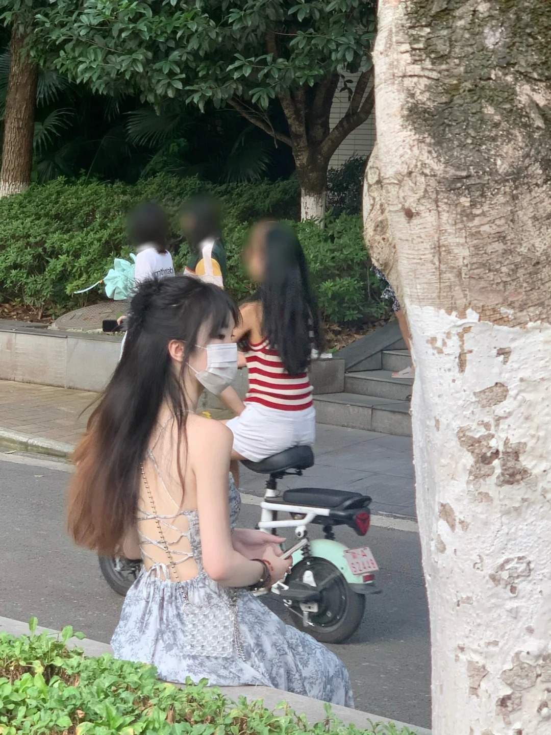 室友说我一看就是被爸妈养的很好的女儿被室友随手拍的照片惊艳到了，她说我白白嫩嫩像