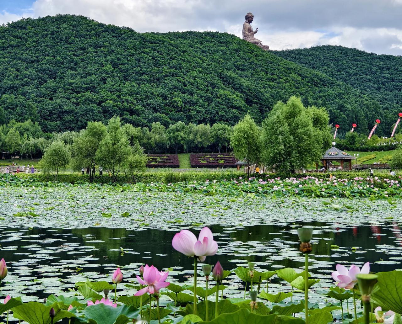 一路山色，随手拍一张风景照敦化六鼎山