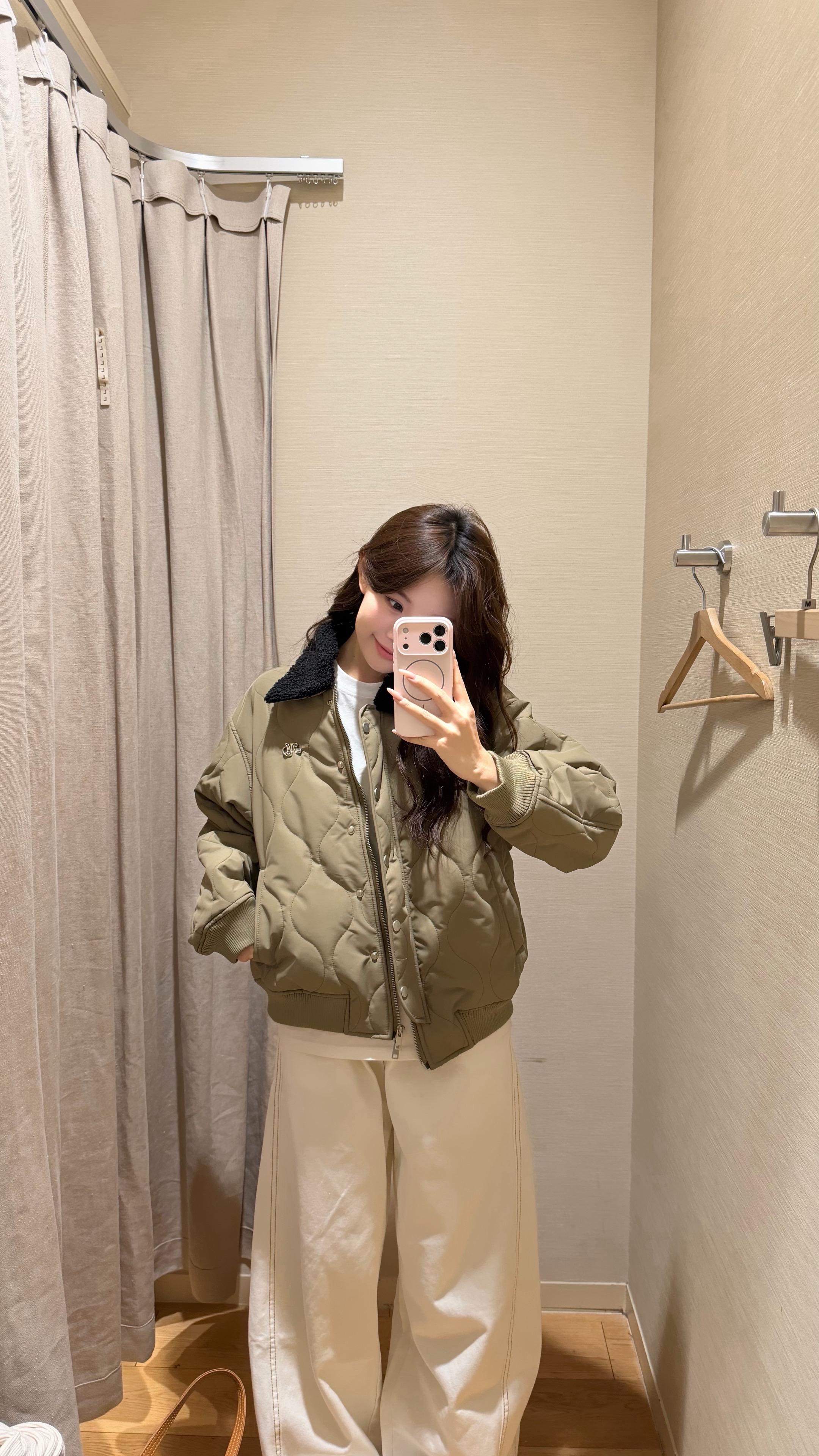 一个人当然可以很自由 但我还是希望有个懂我的你 常伴在左右