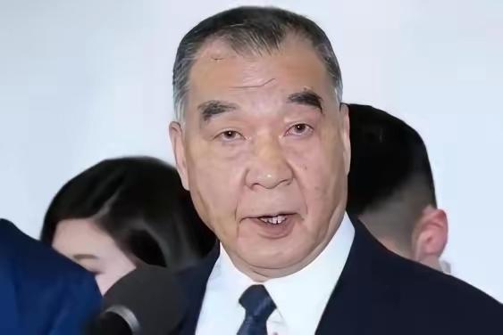 你要打多久我就陪多久！只要大陆战机敢越线，台军就开第1枪击落。
 
这话不是街头