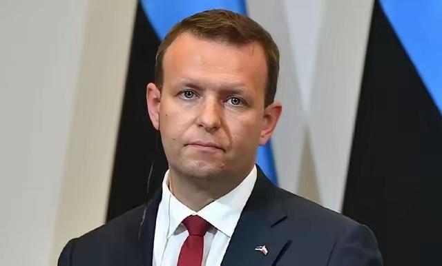 口气不小！爱沙尼亚逼中国"二选一"，先看看自己几斤几两
 
真是不知天高地厚！波