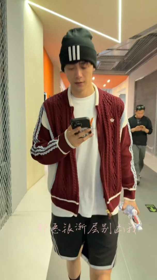 邓凯说林沐然没来有点不高兴邓凯 邓凯是一个心里很友爱的人，说明他很珍惜自己身边的