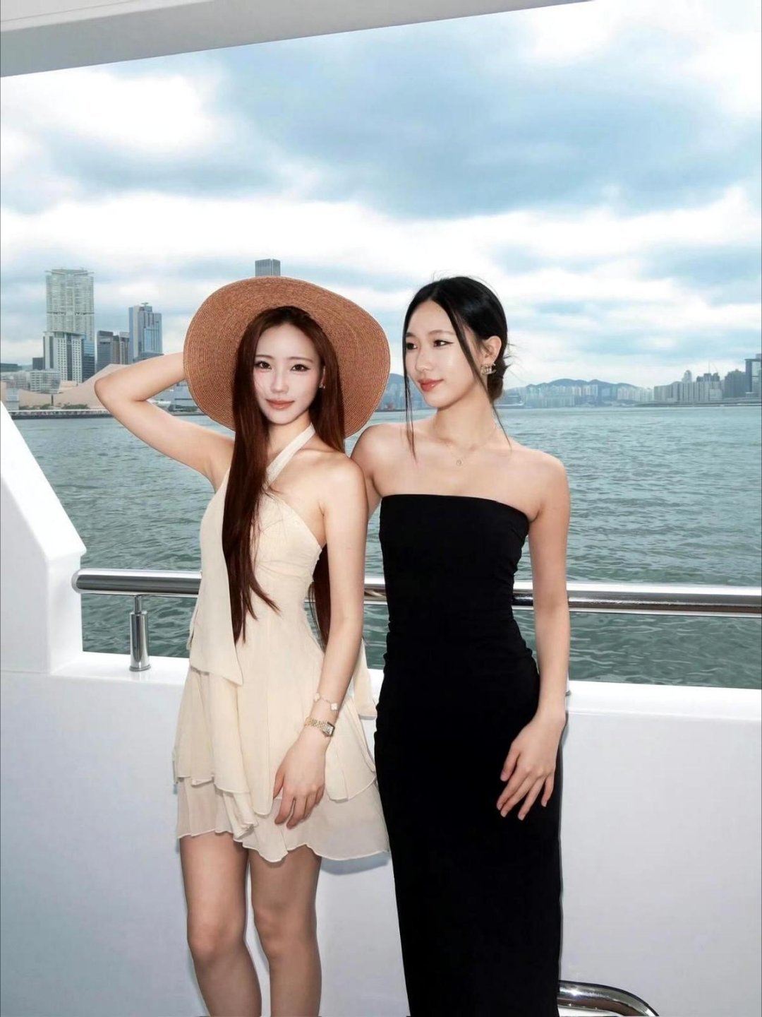 小S俩女儿近照曝光！Elly超模气场，Lily神似林志玲，这颜值不进圈可惜了 