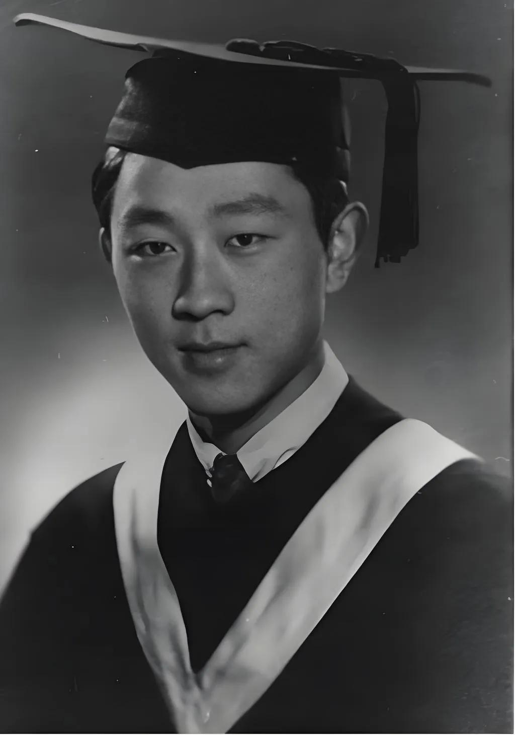 2005年7月6日16时18分，世界著名物理学家、‌中国科学院院士‌、‌2001