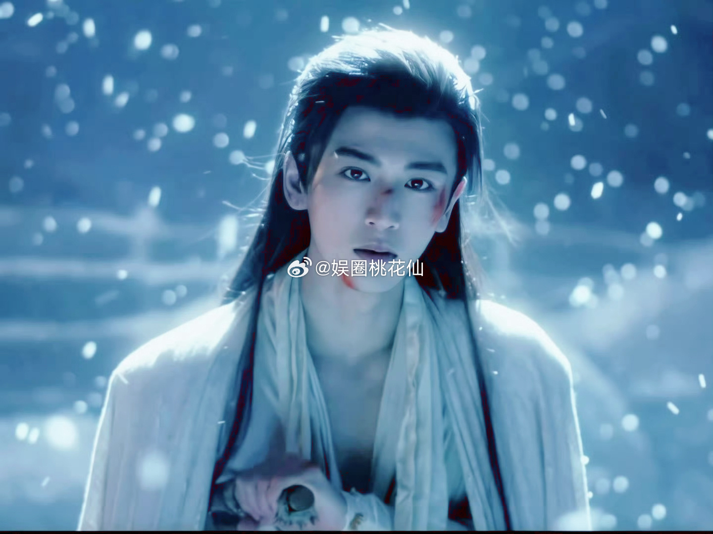 张凌赫人生镜头 他真的天生吃演员这碗饭，镜头一怼脸就特别有戏，氛围感和颜值都在线