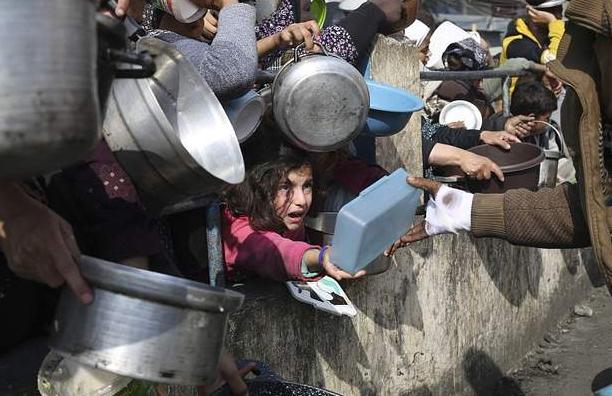 不给喘息机会，南非穷追猛打，12国请求加入，势将以色列绳之以法

以色列把书面答