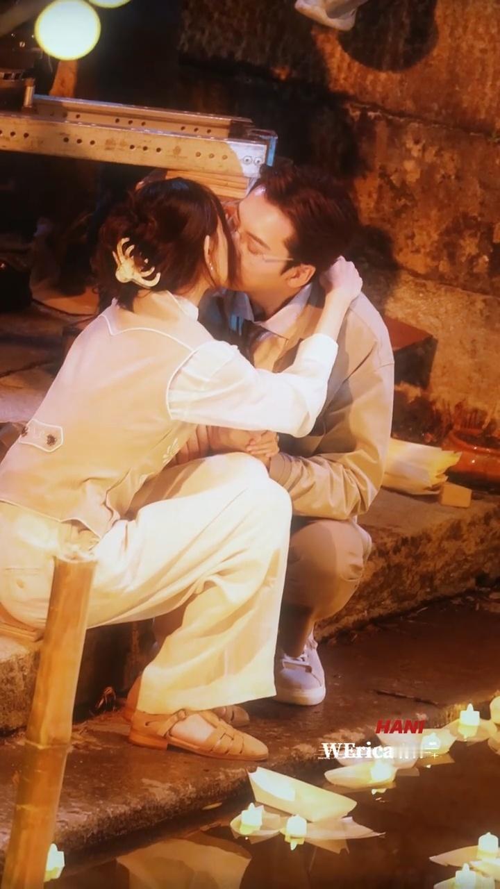 是求婚接吻！！好苏好有氛围感的两个人陈伟霆钟楚曦求婚接吻路透