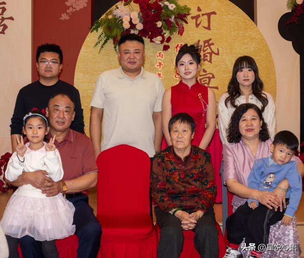 也许这就是Ai存在的意义吧！
朋友的姥爷缺席的订婚宴，原本该坐在C位的姥爷，却提