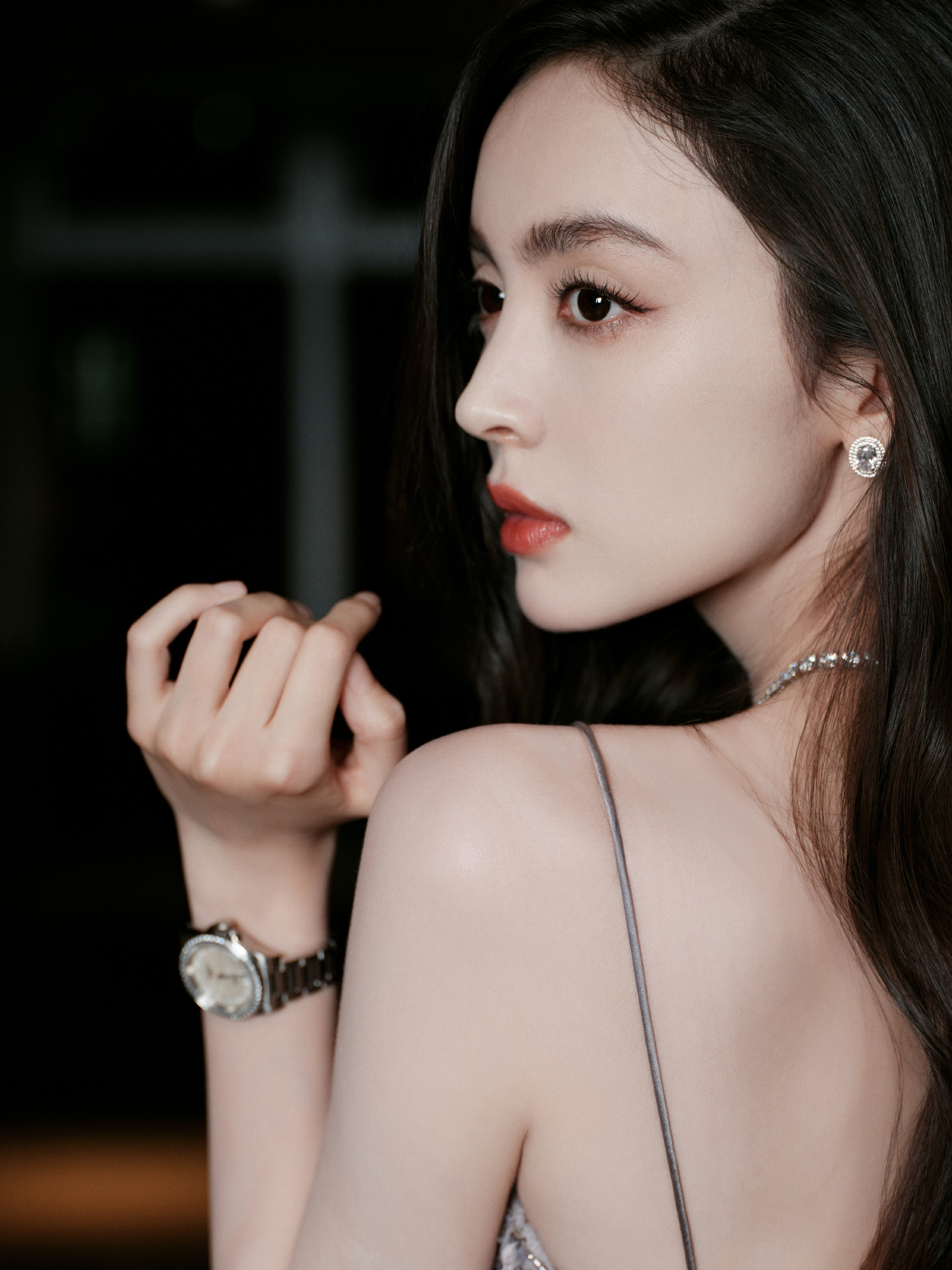 古力娜扎美背写真大片精选 ​​​