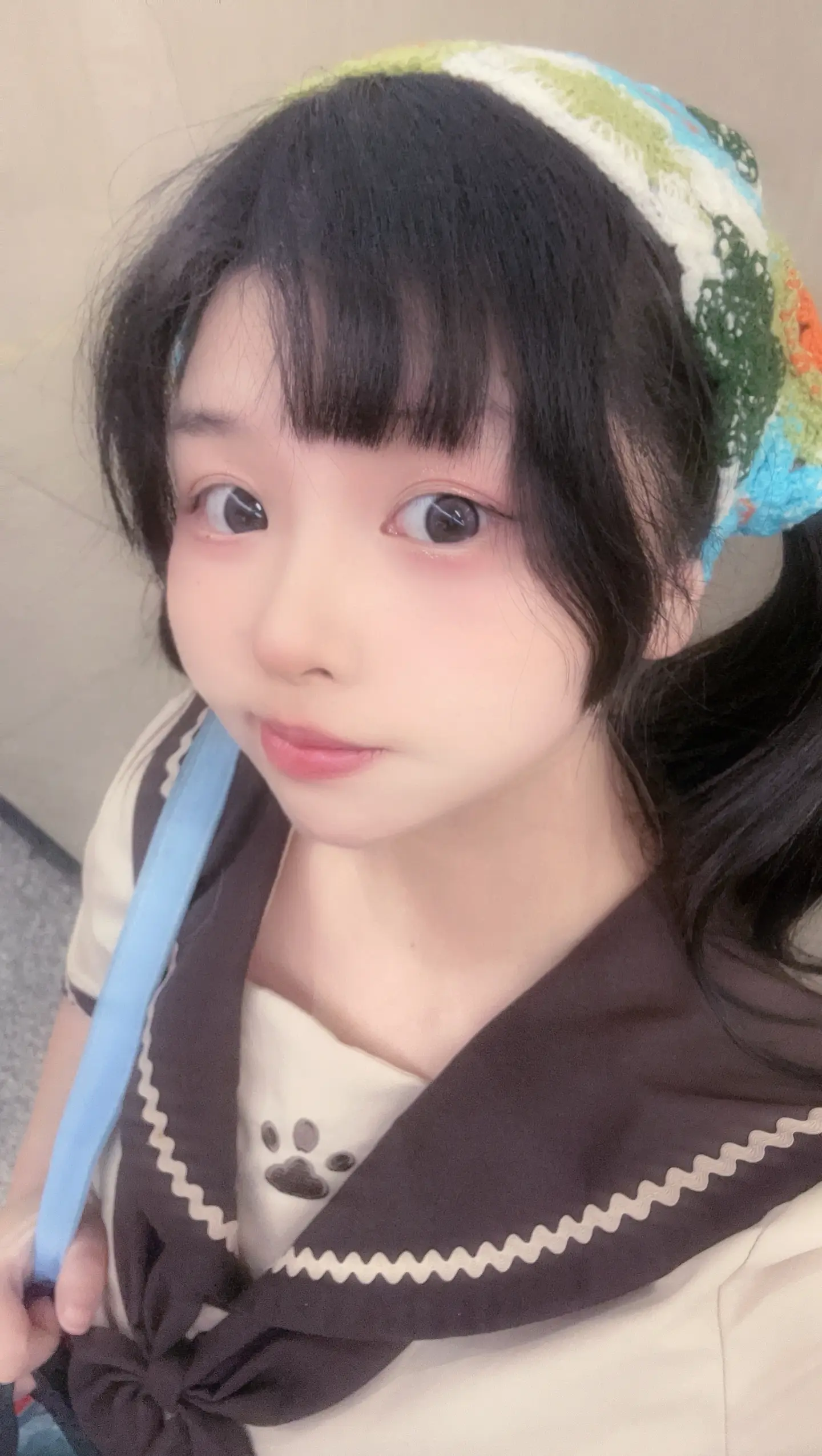 当然要拍照啦，又不是每天都化妆  今天朋友说我的头巾很湾湾妹💗  我...