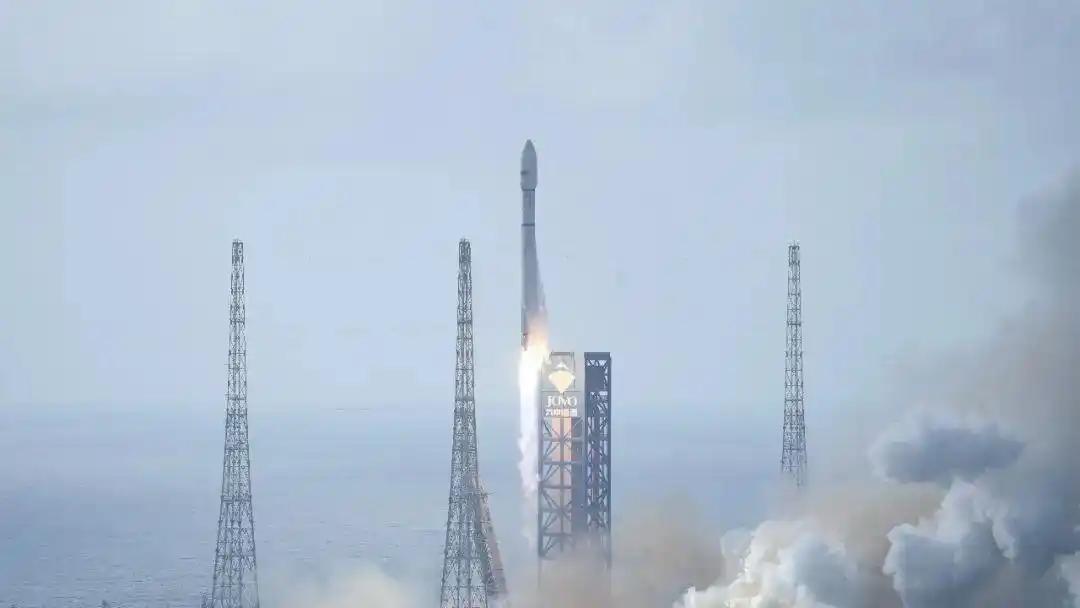 五角大楼这回怕是要懵了！自家“太空武器”前脚刚摆上台面，炫耀的话还没出口，中方后