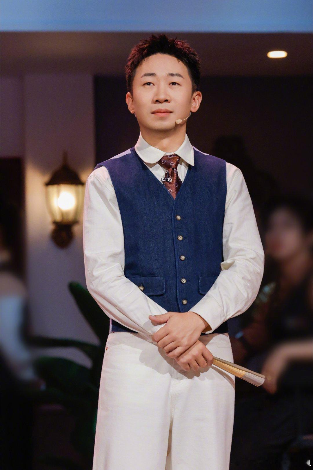 丁程鑫杨迪爱的二八定律 丁程鑫和杨迪的友情真的太让人羡慕了，两个人在节目里就经常