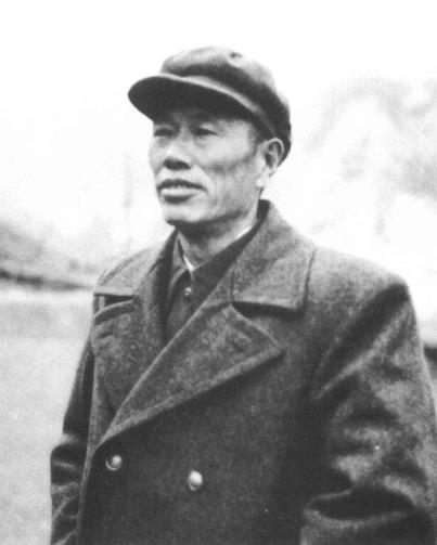 脱下戎装的邓华(摄于1959年底)。