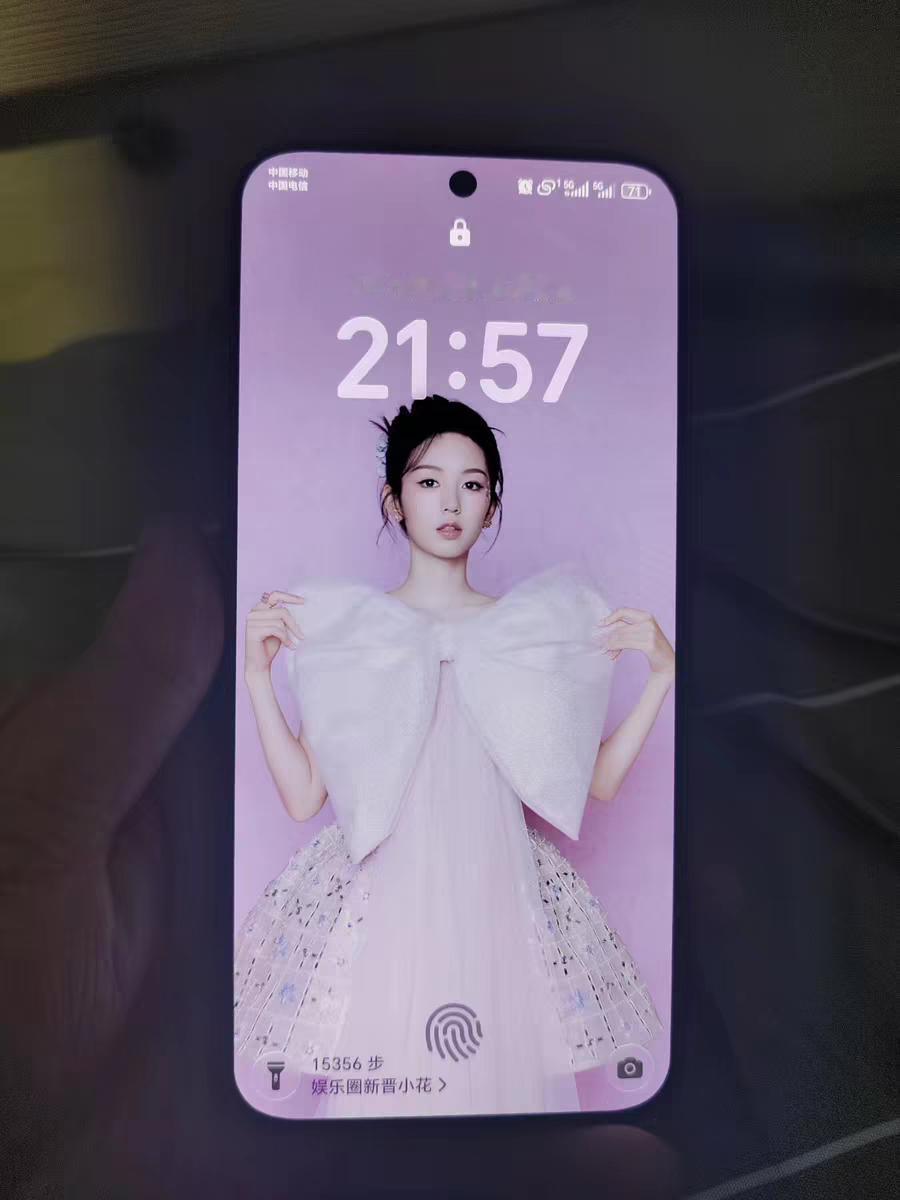 家人们！2000块左右选手机真别瞎折腾了，荣耀这两款直接闭眼冲就对了！
 
荣耀